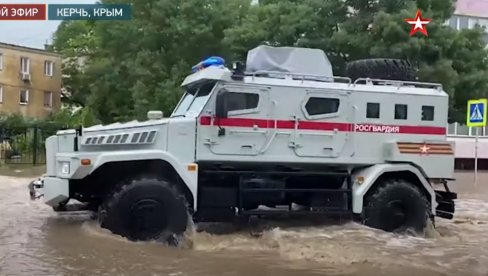 КИЈЕВ СЕ РУГА ПОПЛАВЊЕНОМ КРИМУ: Бог им је дао превише воде одједном