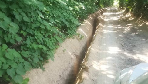 NA OSNOVU ANONIMNE PRIJAVE: Otkrivena nelegalna vodovodna mreža u Petrovaradinu