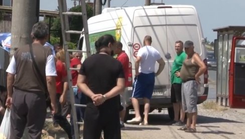 NOVA NESREĆA U SRBIJI - STRUJA UBILA ČOVEKA: Nastradao na banderi dok je povezivao kameru za praćenje saobraćaja (UZNEMIRUJUĆI VIDEO)