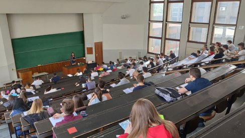 VAŽNA VEST ZA STUDENTE: U petak počinje povrat 50 odsto školarine - ovo su detalji VAŽNA VEST ZA STUDENTE: U petak počinje povrat 50 odsto školarine - ovo su detalji