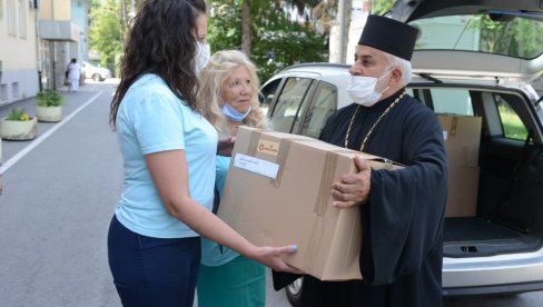 HUMANI SVEŠTENICI: Donacija bolnici Studenica u Kraljevu