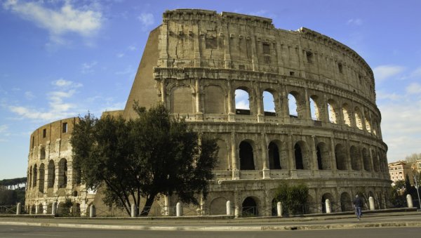 ДА НЕЋЕ ДА ГА ПРОДАЈУ? Процењено колико кошта Колосеум у Риму