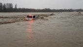 SNAŽNE POPLAVE NA SEVERU ITALIJE: Hitno evakuisano 120 osoba, saobraćaj blokiran