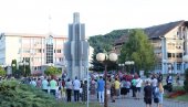 СЕЋАЊЕ НА СТРАДАЛЕ: Видовдан - симбол борбе за слободу српског народа, обележава се и у Угљевику (ФОТО)