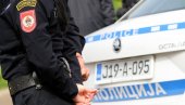 PRNJAVORČANKI UTVRĐENO OKO 2,5 PROMILA ALKOHOLA: Vređala policajce i šutala službeno vozilo