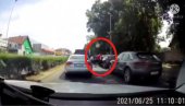 BAHATIO SE I ZAVRŠIO SA PRIJAVOM: “Poršeom” stranih registracija izazvao incident, pa napao drugog vozača! (VIDEO)