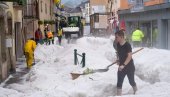 ЈАКЕ ОЛУЈЕ ПОГОДИЛЕ ЗАПАД ЕВРОПЕ: У Француској снег (ФОТО)