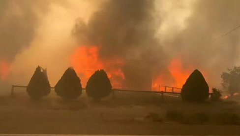 CEO GRAD U PLAMENU: Strašni snimci požara u Kanadi posle rekordnih temperatura (FOTO/VIDEO)