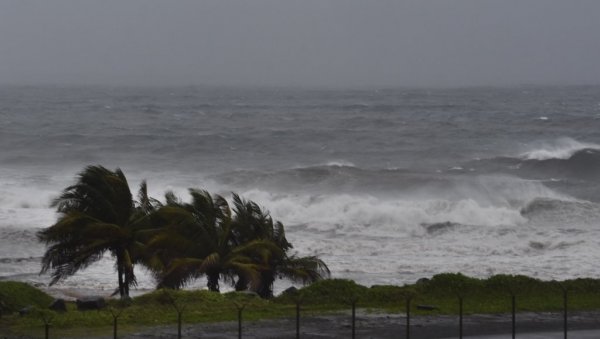 ЕЛСА ПРЕТИ КАРИБИМА: Куба евакуисала 180.000 људи због надолазеће олује