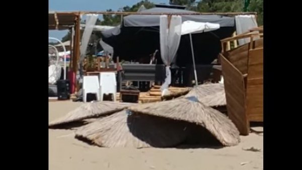 СНИМЦИ НАКОН ТОРНАДА НА ХАЛКИДИКИЈУ: Разорни вртлог уништио плажу - људи избезумљени (ВИДЕО)