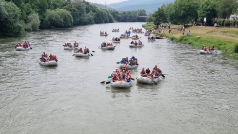 POČELA LIMSKA REGATA: Stigli ljubetelji Lima sa tri kontinenta