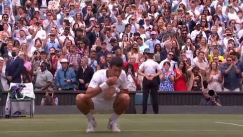 ZAŠTO NOVAK JEDE TRAVU POSLE OSVAJANJA VIMBLDONA? Jednom je objasnio zašto ovo radi - mada postoje i druge verzije priče (VIDEO)