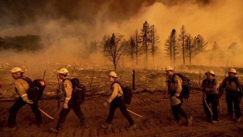 ВРЕЛИЈЕ, ВЕЋЕ, РАЗОРНИЈЕ: Ватрена стихија бесни Калифорнијом