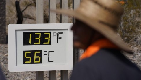 EKSTREMNE TEMPERATURE NA ZAPADU SAD: Volonteri pripremaju rashladne centre EKSTREMNE TEMPERATURE NA ZAPADU SAD: Volonteri pripremaju rashladne centre
