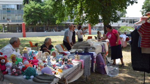ПЕТРОВДАНСКИ ЕТНО САЈАМ: Презентација производа старих заната