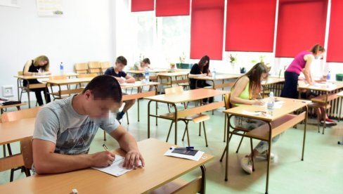 DANAS TEST IZ MATEMATIKE: Počinje proba male mature u svim školama u Srbiji