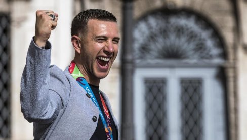 ZOVE SERIJA A, AL ZOVE I BEKAM: Fudbaler Juventusa u velikoj trilemi gde će nastaviti karijeru ZOVE SERIJA A, AL ZOVE I BEKAM: Fudbaler Juventusa u velikoj trilemi gde će nastaviti karijeru
