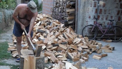 CENA OGREVA KAO PROŠLE GODINE: Piroćanci se spremaju za zimu