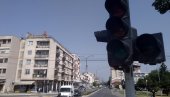VANDALI OŠTETILI SEMAFORE U PARAĆINU: Do popravke, nema svetlosne signalizacije na glavnoj raskrsnici
