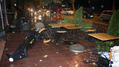 VELIKO NEVREME POGODILO SMEDEREVO: Oluja besni čitavom Srbijom - ulice Niša, Pirota, Jagodine pod vodom (FOTO/VIDEO)