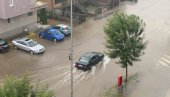 JAKO NEVREME ZAHVATILO PIROT: Pala velika količina kiše, ulice su potpuno poplavljene, nestala i struja (FOTO)