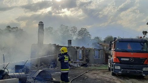 VATRA PROGUTALA SVE ŠTO SU IMALI: Četvoročlana porodica Radosavljević u Stublenici kod Uba nedavno ostala bez krova nad glavom