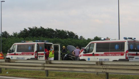 DETALJI SAOBRAĆAJKE KOD NIŠA: Poznato u kakvom su stanju povređeni - devojčica na intenzivnoj nezi, muškarac u kritičnom stanju (FOTO)