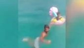 SNAŽAN VETAR ODNEO BEBU NA PUČINU: Drama na plaži u Tunisu (VIDEO)