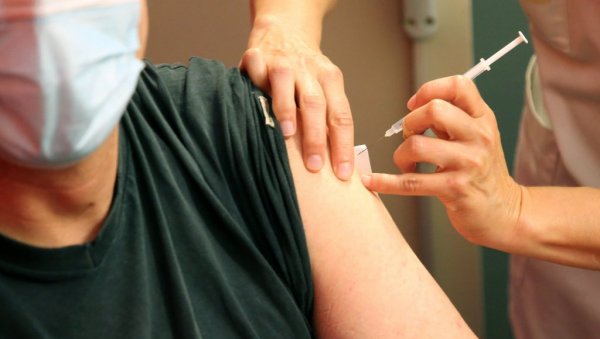 РУСИ САОПШТИЛИ ВАЖНЕ ВЕСТИ: У септембру почињу тестирања још једне вакцине
