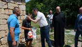 DANAS SMO UPOZNALI PRAVOG HEROJA: Direktor kancelarije za Kosovo i Metohiju obišao Nikolu Perića (13) kog su pretukli Albanci (FOTO)
