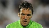 HAOS NA MEČU NOVI PAZAR - ČUKARIČKI: Vladimir Stojković i navijači u klinču