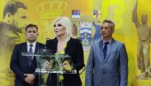ZORANA MIHAJLOVIĆ POSETILA VRANJE: Potpredsednica Vlade razgovarala sa građanima (FOTO) ZORANA MIHAJLOVIĆ POSETILA VRANJE: Potpredsednica Vlade razgovarala sa građanima (FOTO)