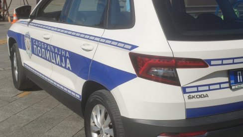 ОТКРИВЕНА ЛАБОРАТОРИЈА ЗА ПРОИЗВОДЊУ МАРИХУАНЕ: Ухапшен мушкарац (51) из околине Зрењанина ОТКРИВЕНА ЛАБОРАТОРИЈА ЗА ПРОИЗВОДЊУ МАРИХУАНЕ: Ухапшен мушкарац (51) из околине Зрењанина