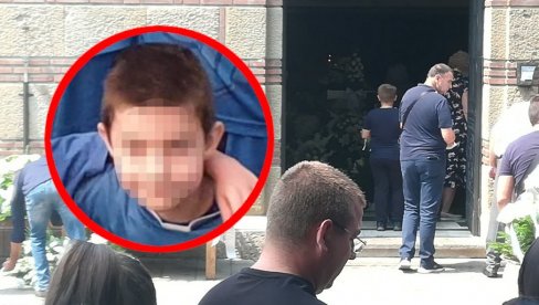 POSLEDNJI OPROŠTAJ OD MALOG STEFANA: Veliki broj ljudi odaje poštu dečaku kog je ubio bahati vozač na Karaburmi (FOTO/VIDEO)