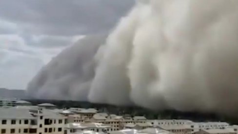 APOKALIPSA U KINI: Zastrašujući snimci, peščana oluja progutala grad! (VIDEO)