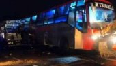 SAOBRAĆAJNA NESREĆA U INDIJI: Kamion udario u autobus, najmanje 10 poginulih