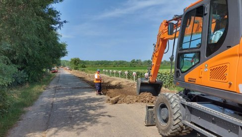 SAOBRAĆAJNICA VAŽNA ZA BUDUĆI OSMEH VOJVODINE: Gradi se put između Kupusine i Bačkog Monoštora