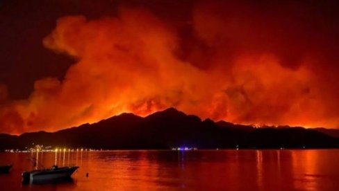 STRAVIČNE SCENE POŽARA: Letovanje u Turskoj se pretvara u pakao za turiste (FOTO/VIDEO)