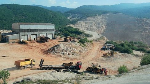 УКРАЈИНСКИ ПОСЛАНИК: Потписивањем споразума са САД Украјина губи део економског суверенитета
