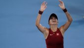 BELINDA BENČIĆ POKORILA TOKIO: Švajcarska teniserka osvojila zlato na Olimpijskim igrama
