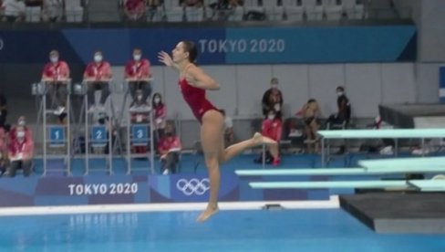 SKOČILA NA NOGE I OSTALA BEZ MEDALJE: Kanađanka došla u Tokio po zlato, zbog greške ostala i bez finala (VIDEO)