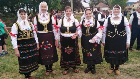 БРОНЗА ЗА НЕГОВАЊЕ ИЗВОРНЕ МУЗИКЕ: Нови успех женске певачке групе „Рибница“ из Краљева