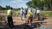 DA SE SKUĆI 25 PORODICA: Niče zgrada za izbeglice u Kleku, kod Zrenjanina (FOTO)