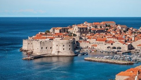 SKANDAL U HRVATSKOJ: Gradonačelnik Dubrovnika pozdravio ustaškim pozdravom, potpredsednik vlade aplaudirao