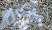 УХАПШЕН НАРКО ДИЛЕР: У штековима на Кошутњаку пронађено 68 пакетића са марихуаном (ФОТО)