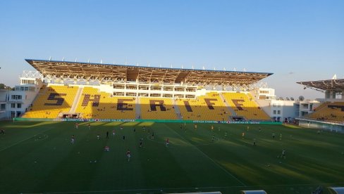 FUDBALERI ZVEZDE SPREMNI: Crveno-beli izašli na teren stadiona Šerifa (VIDEO)