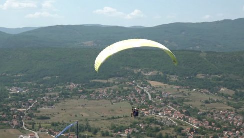 DESANT NA DRVAR: Vulin se vinuo u nebo (VIDEO)