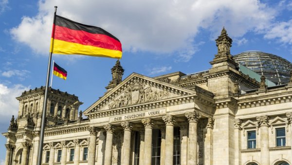 ОШТРА ОПТУЖБА ИЗ ПОЉСКЕ: Немачка покушава да претвори ЕУ у Четврти рајх