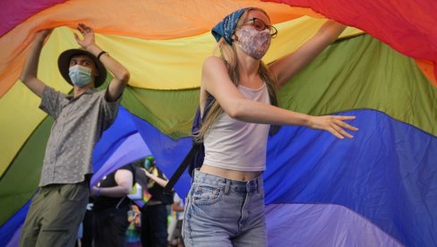 NEMA PROMENE SEKSUALNE ORJENTACIJE LGBT OSOBA: Francuska skupština usvojila novi zakon, krivična odgovornost za tzv. terapije konverzije