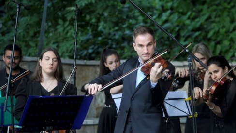 MILENKOVIĆU PRVOVENČANI: Raške duhovne svečanosti violinisti dodeljuju priznanje